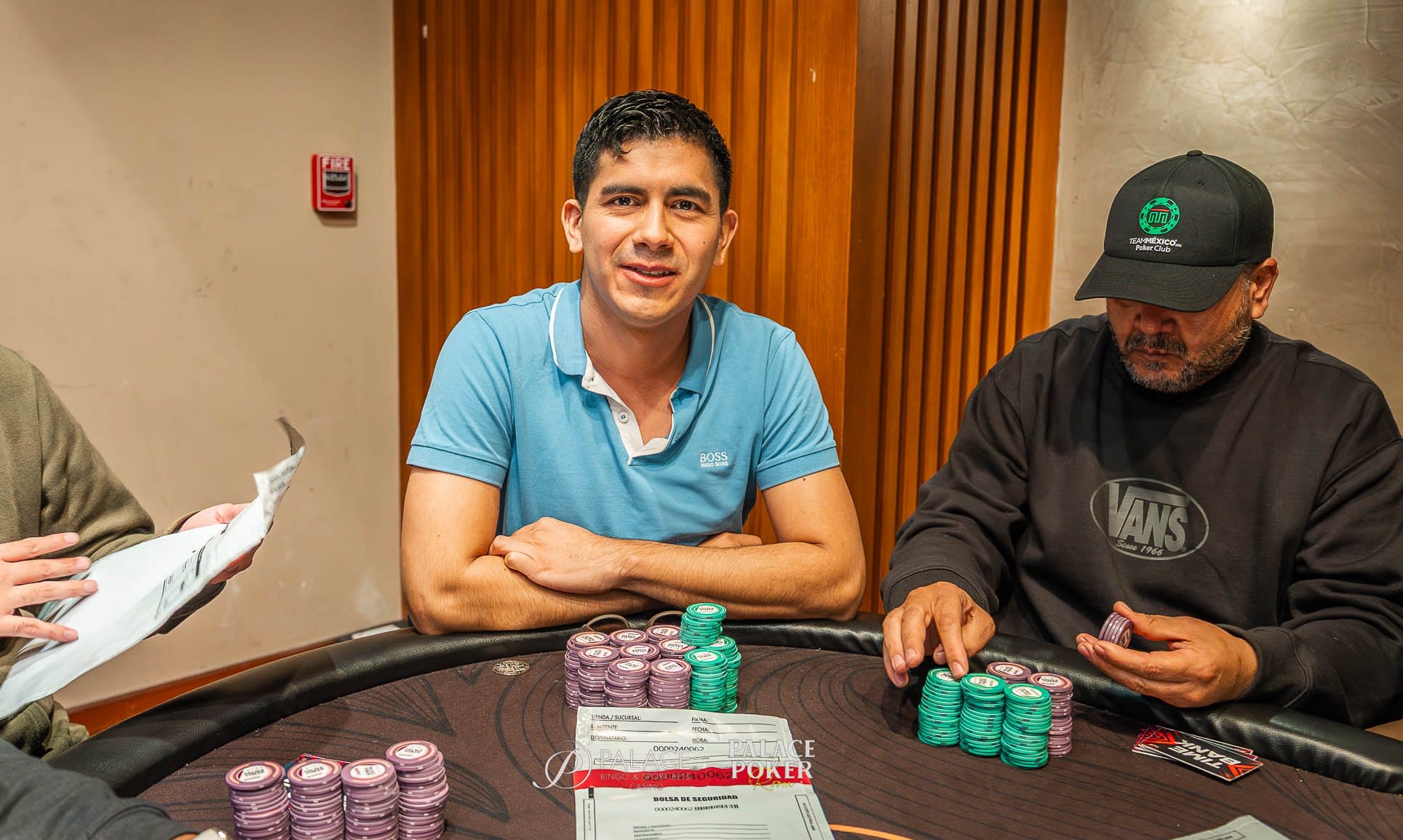 Saúl Alonso vuelve a liderar el Opener: al frente de la mesa final