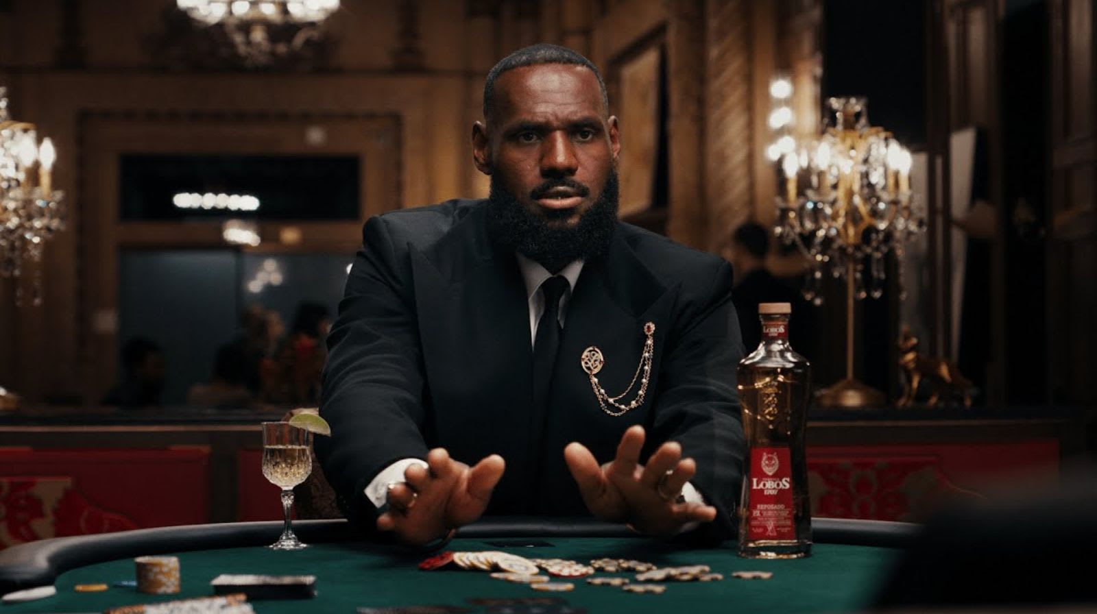 LeBron James y la ficha de poker dorada con un error que vale US$750.000