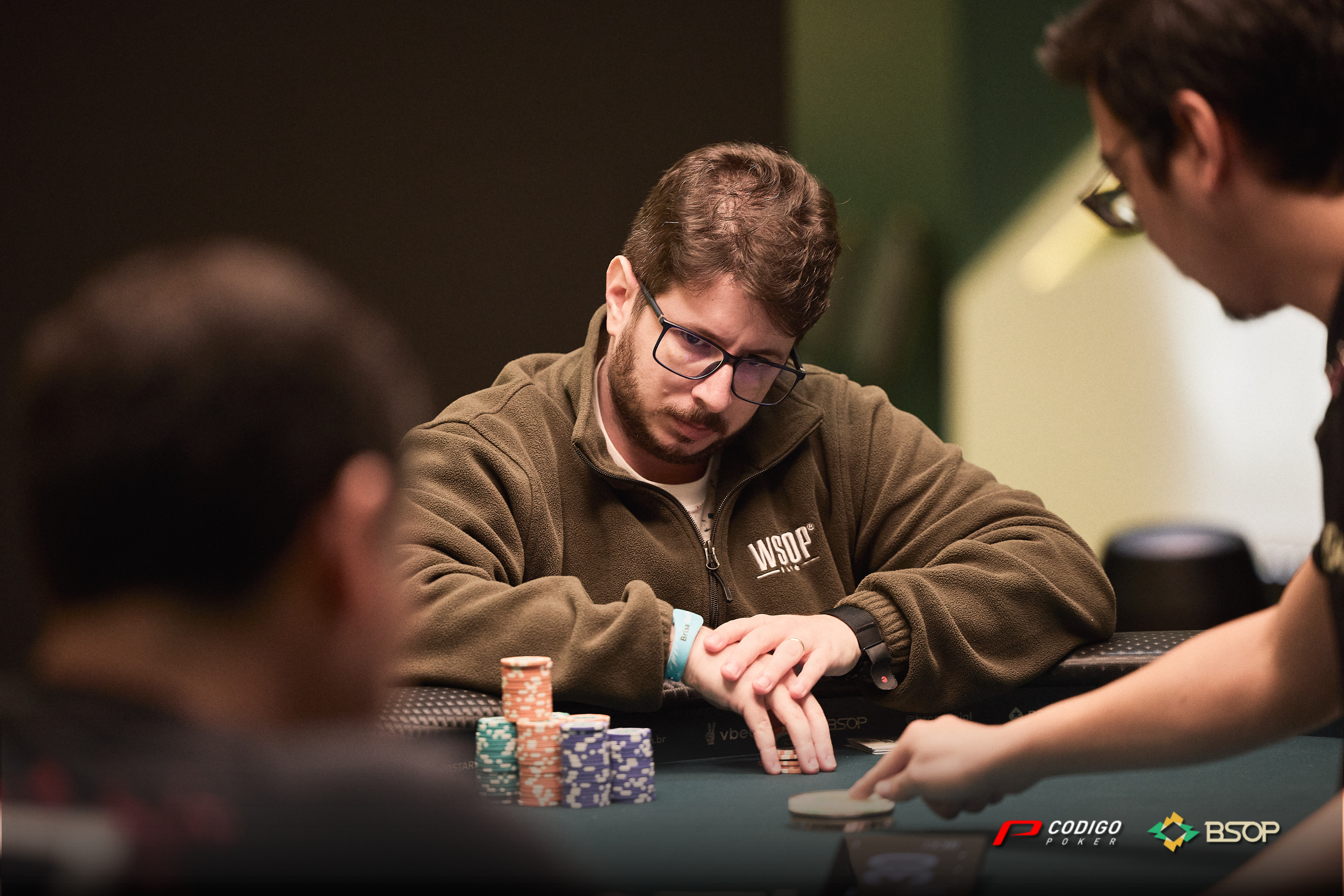 Aloisio Dourado Bsomain 8