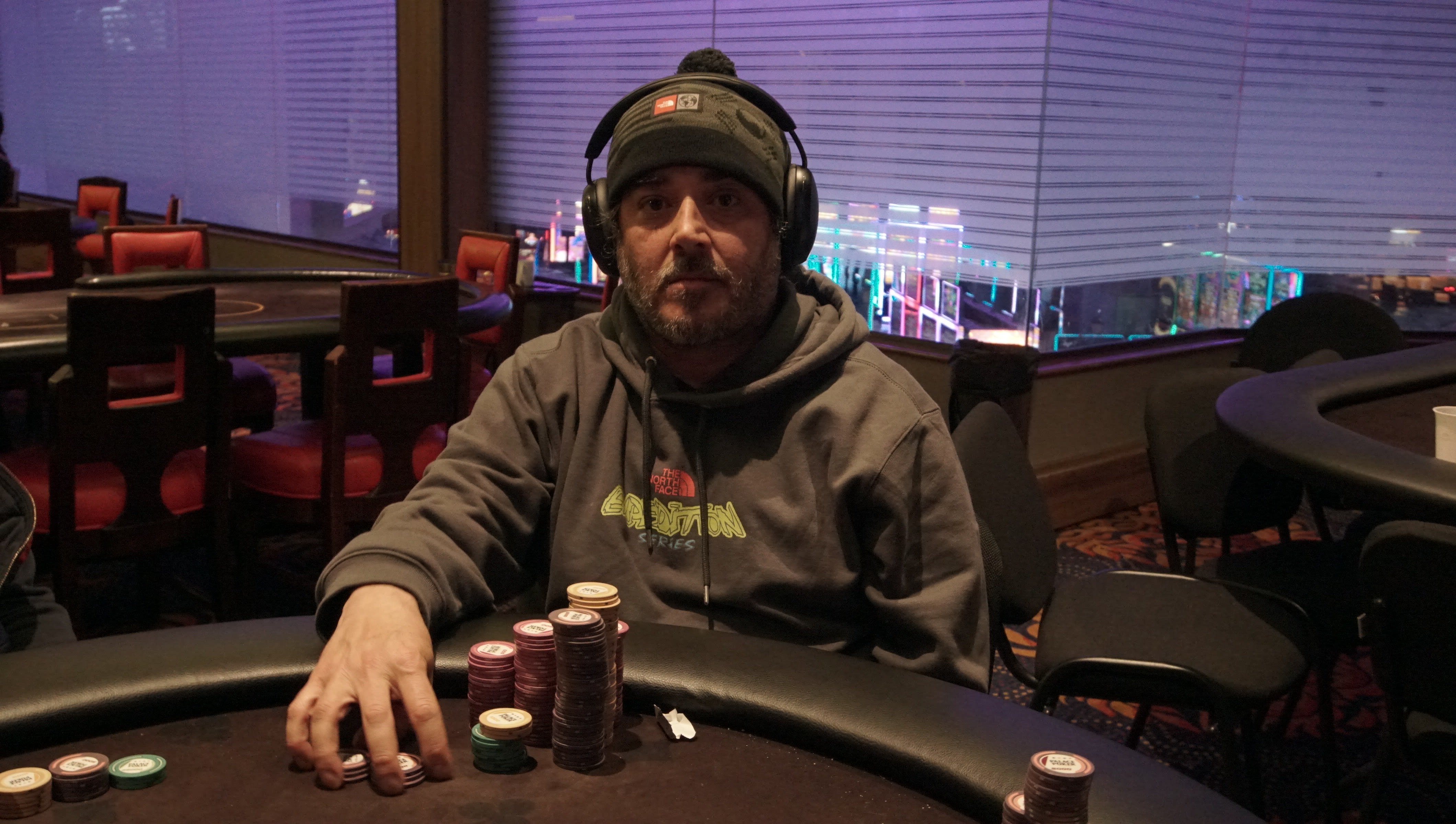 Benjamín Castro adquiere el nuevo liderato en Poker de Corazones