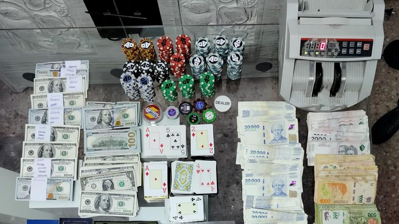 Desbaratan casino clandestino en Santa Fe: ocho detenidos y más de 20 millones secuestrados