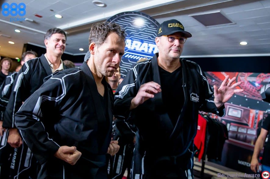 El peculiar ingreso de Phil Hellmuth en el Main Event - CodigoPoker