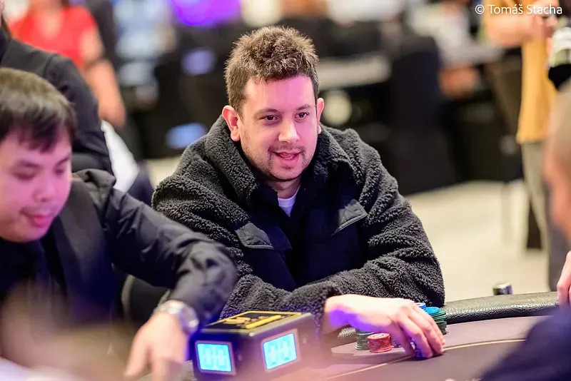 Medio millón a la basura: un jugador duró una sola mano en el Triton Million