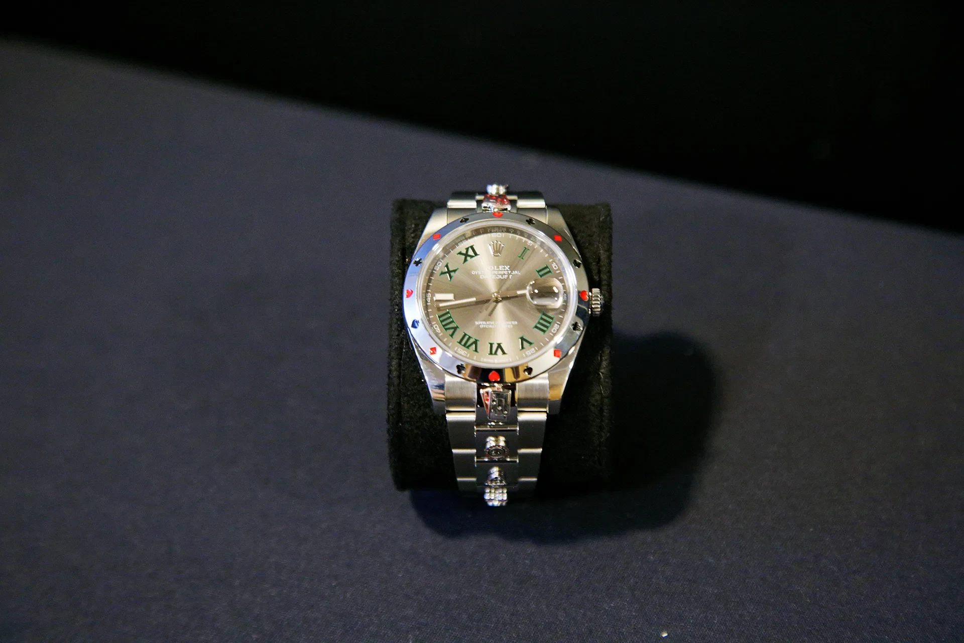 ¿Qué es lo que hay que hacer para ganar este lujoso reloj?
