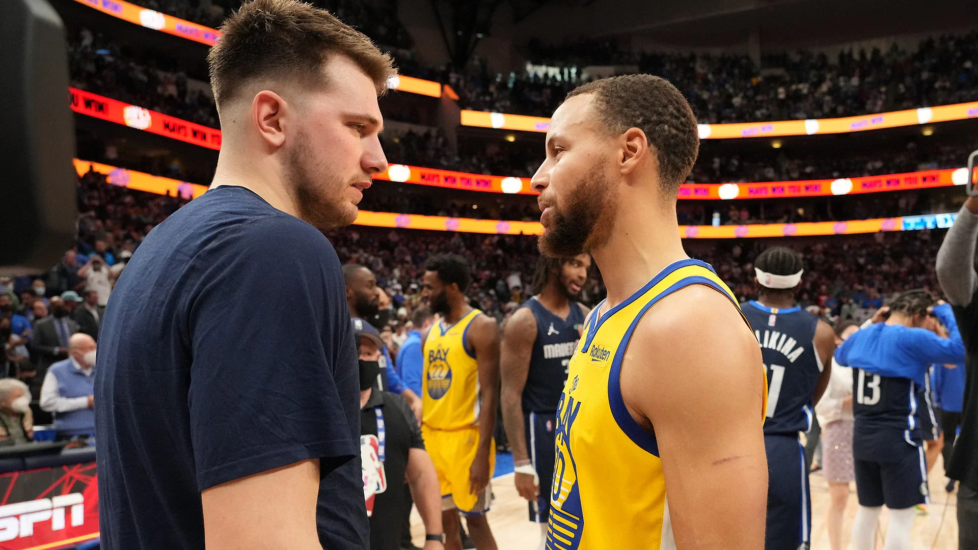 Luka Doncic a los Lakers: Stephen Curry se enteró mientras jugaba al poker