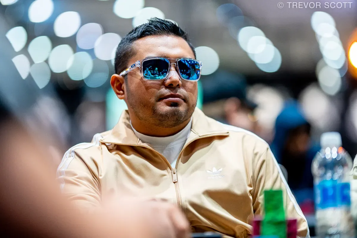 Carlos Kinil está entre los líderes del Evento #52 y va por su primer brazalete de la WSOP