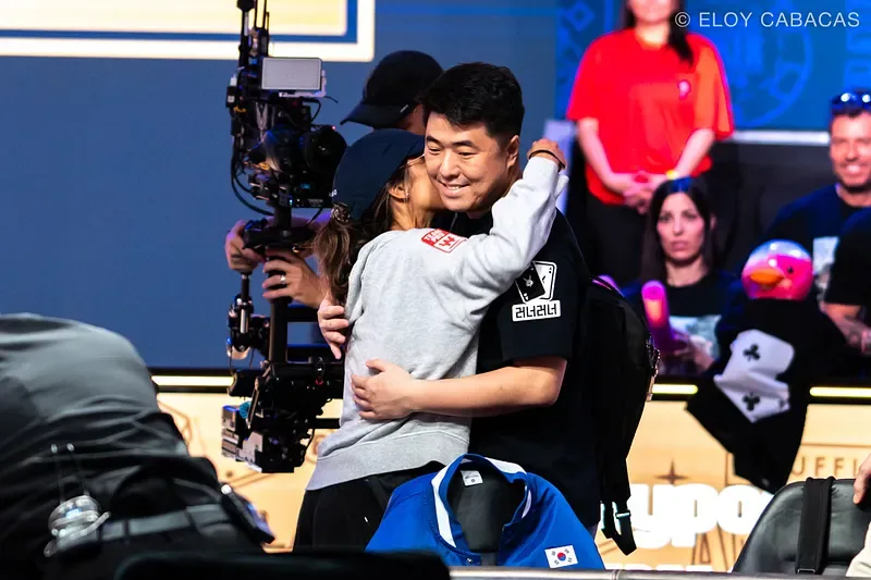 Así fue la increíble primera mano de la Mesa Final del Main Event