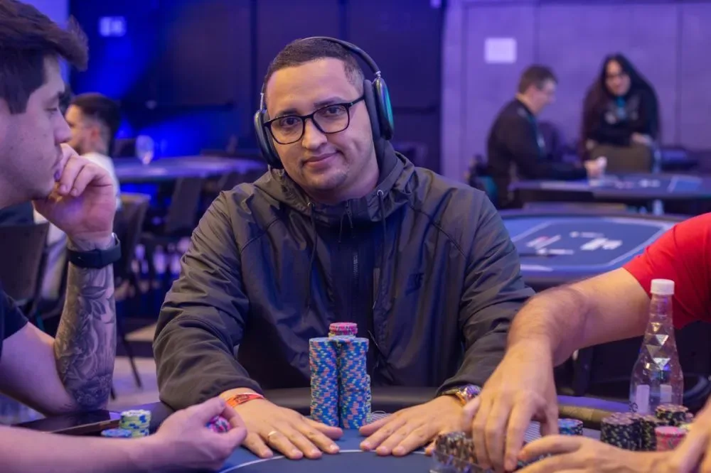 Eddy Ferreira lidera novos classificados do Main Event do BSOP Winter Millions