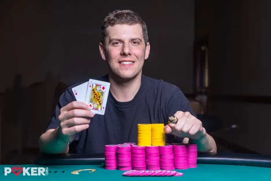 Ari Engel ganó su 20° anillo de la WSOP y retoma la carrera contra Hawkins