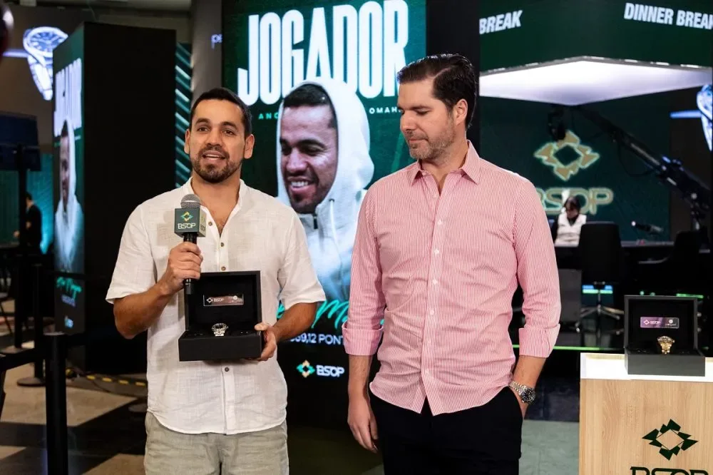 Alex Manzano conquista el título de Jugador del Año de Omaha