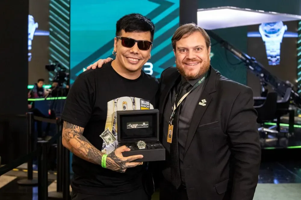 Dos relojes, dos Jugadores del Año, una misma leyenda: Sebastián Fonseca