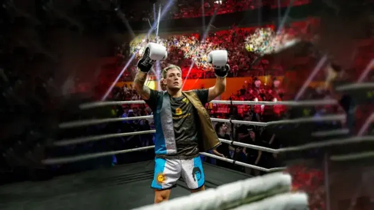 Momo Benavides 1377825