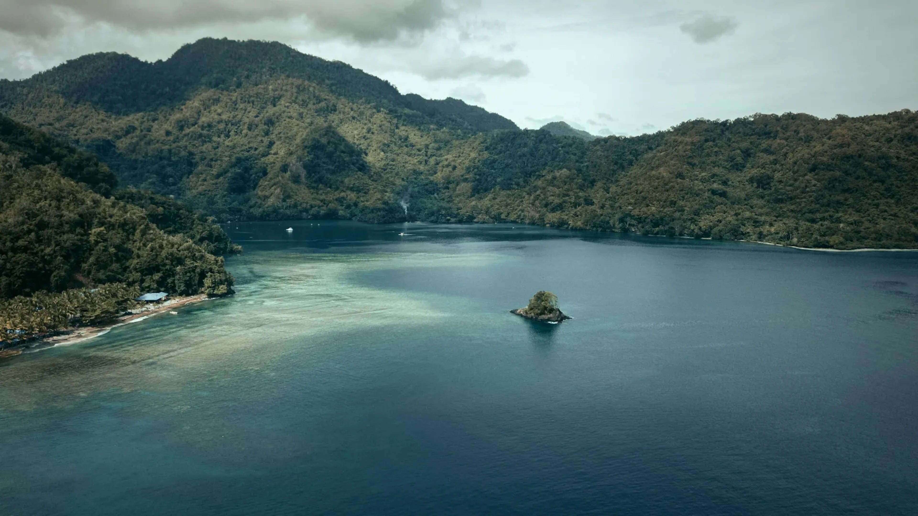 Conflict Islands, Papua New Guinea