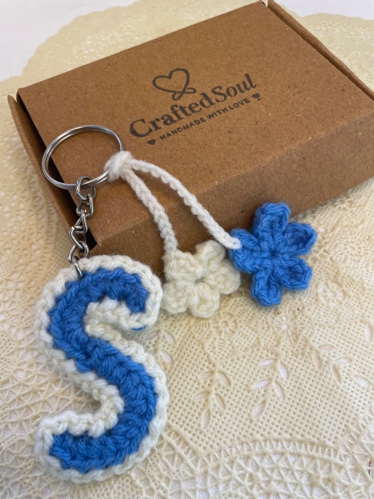 Crochet S alphabet keychain