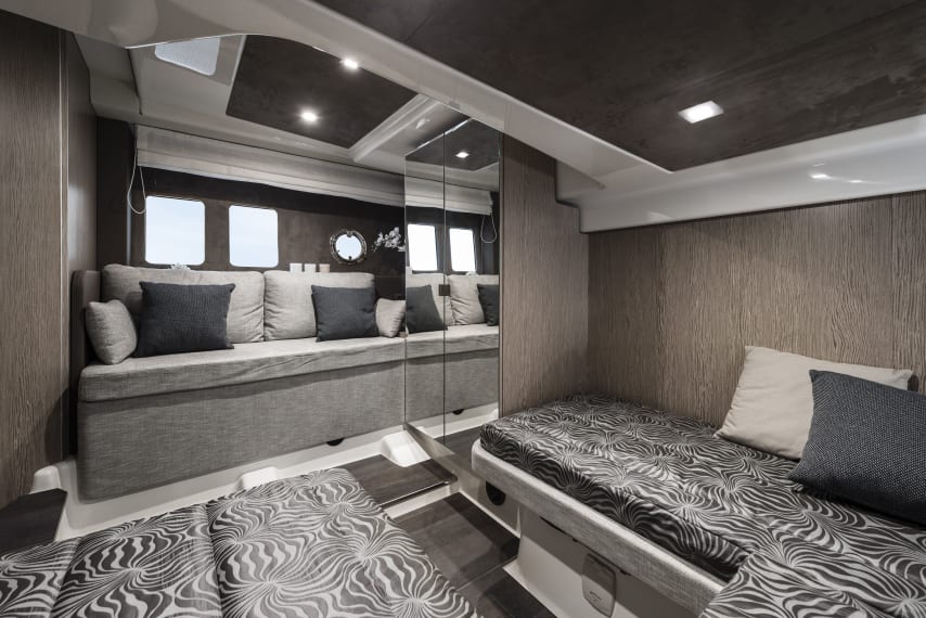 M44 HT - Lower deck