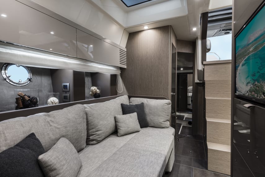 M44 HT - Lower deck