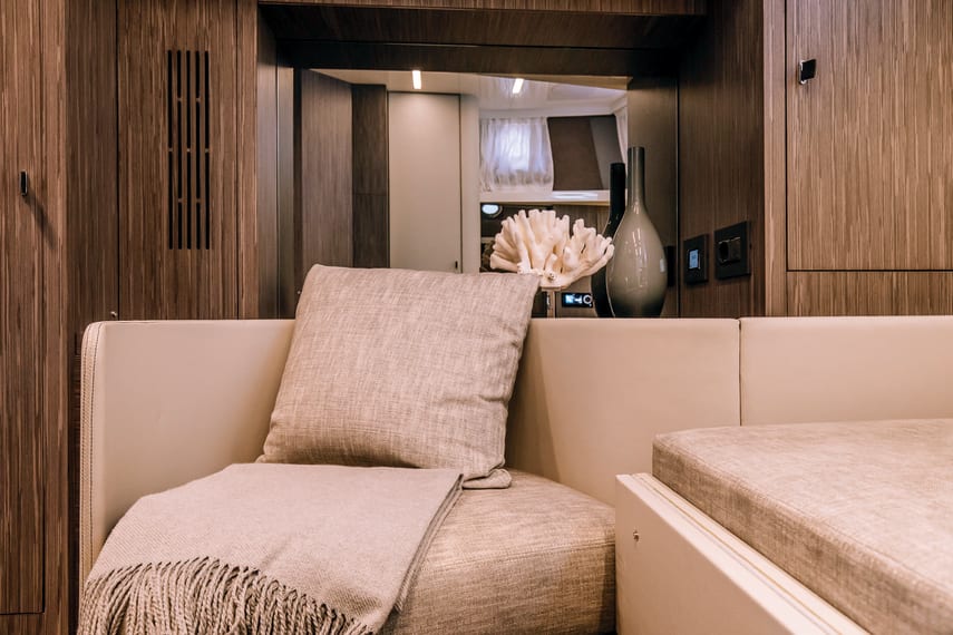 A46 Luxury Tender - Décor Favignana