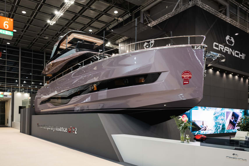 Sessantadue 62 on display at boot Düsseldorf with the badge of the European Poweboat of the Year 2025