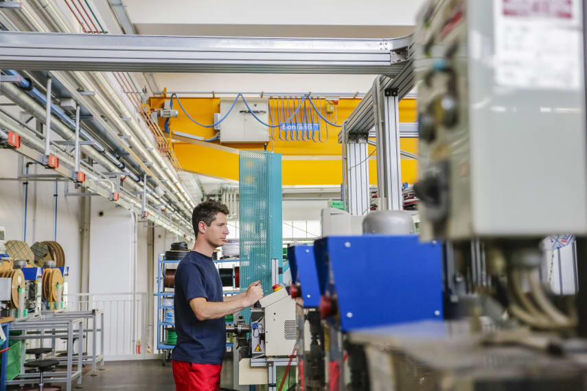 Foto dei processi produttivi e degli stabilimenti Cranchi Yachts