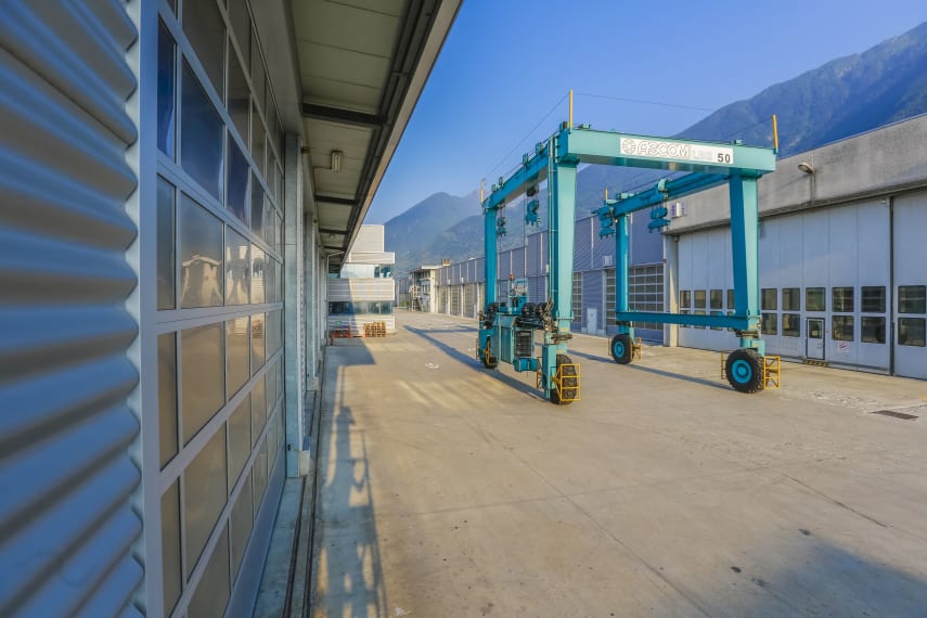 Foto dei processi produttivi e degli stabilimenti Cranchi Yachts