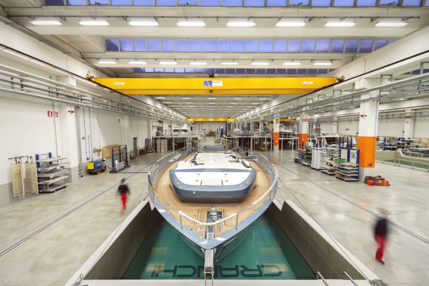 Foto dei processi produttivi e degli stabilimenti Cranchi Yachts