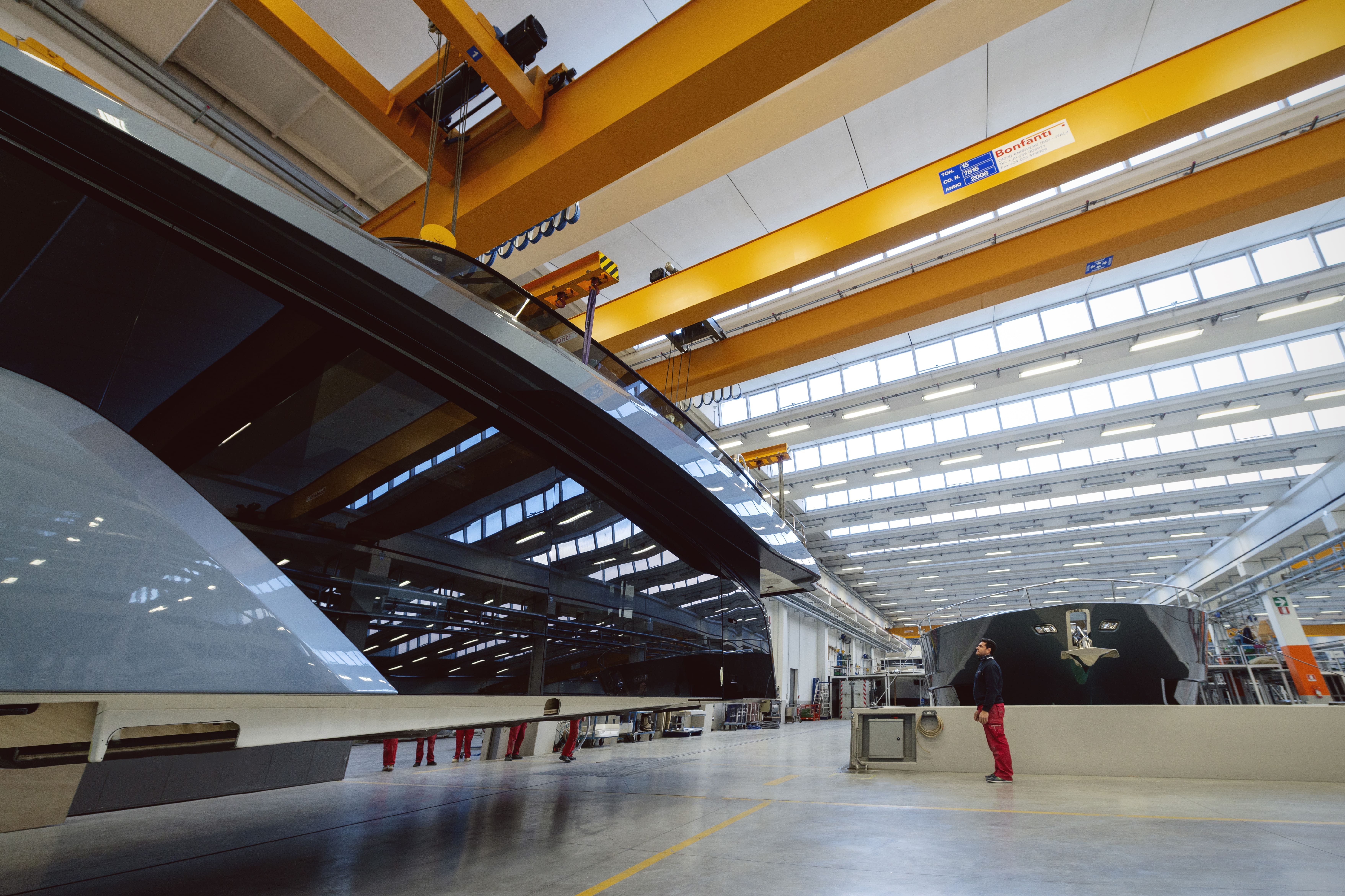 Foto dei processi produttivi e degli stabilimenti Cranchi Yachts