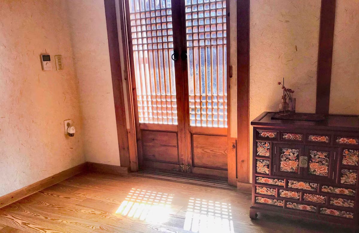 Studio Rental in Asoke