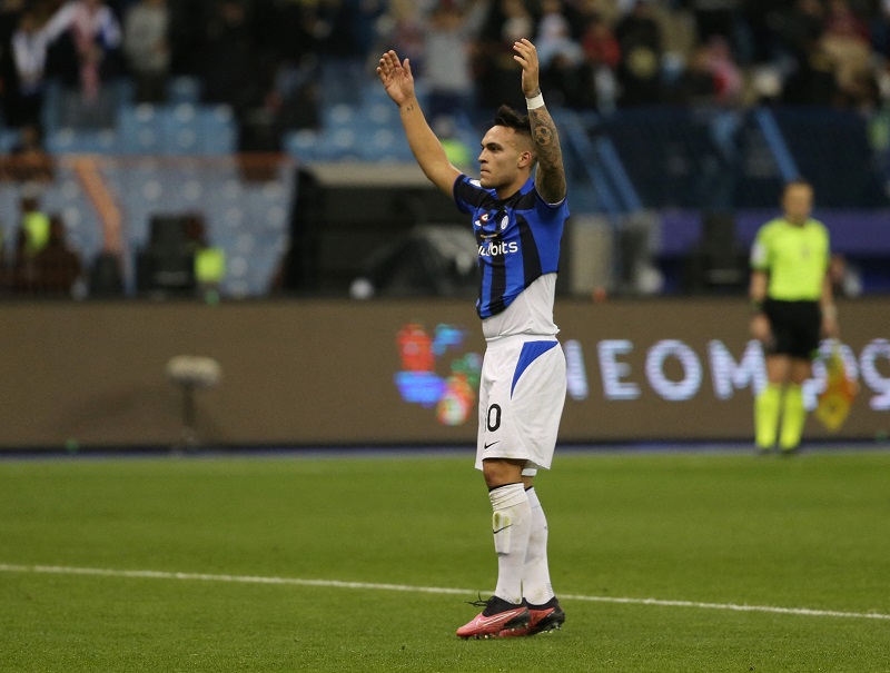 Lautaro Martinez kembali mencetak gol ke gawang AC Milan dan antar Inter Milan menang