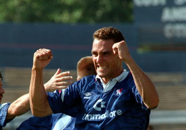 Kisah Vinnie Jones, si Pemain Antagonis Liga Inggris yang Berhasil Jadi Aktor Hollywood