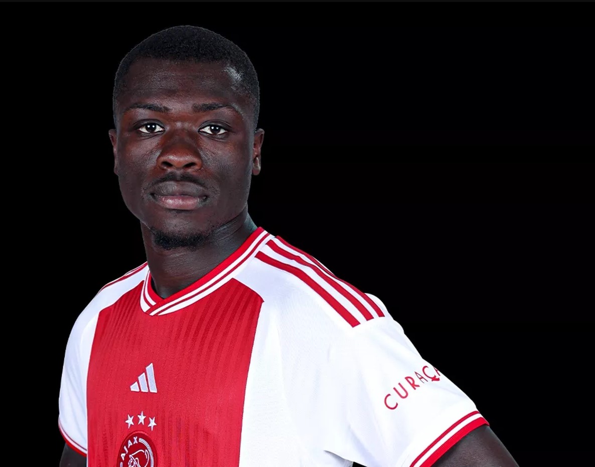 Dikaitkan dengan Manchester United, Begini Respons Striker Ajax Amsterdam Brian Brobbey