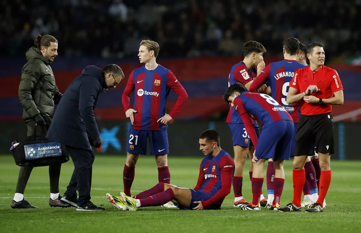 Ferran Torres Langsung Cedera saat Baru Main 6 Menit di Laga Barcelona vs Osasuna, Xavi Hernandez Angkat Bicara