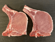 Côtes de porc dans le filet par 2