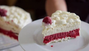 VACHERIN Vanille/Fraise 12 personnes