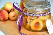 Pêches de vigne au sirop