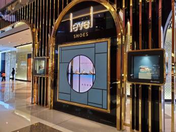 Level Shoe District At Dubai Mall In Dubai, UAE Stock Photo, Picture and  Royalty Free Image. Image 27060960.