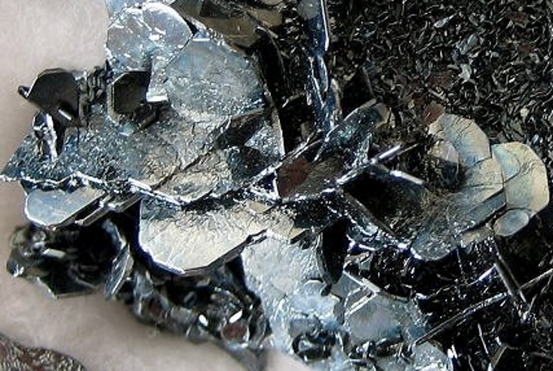 Specular & Iridescent Iron Rock Tumbling Hobby