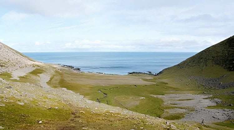 Hike From Honningsvåg to Knivskjellodden
