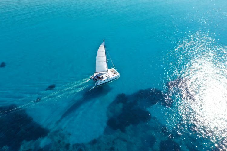 Jolly Roger Roatan Catamaran Coastal Sail, Snorkel & Lunch
