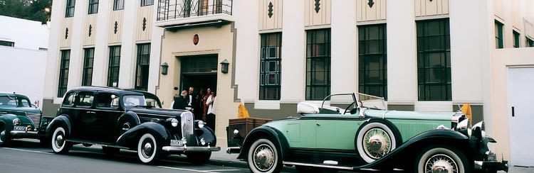 Art Deco Drive & Walk
