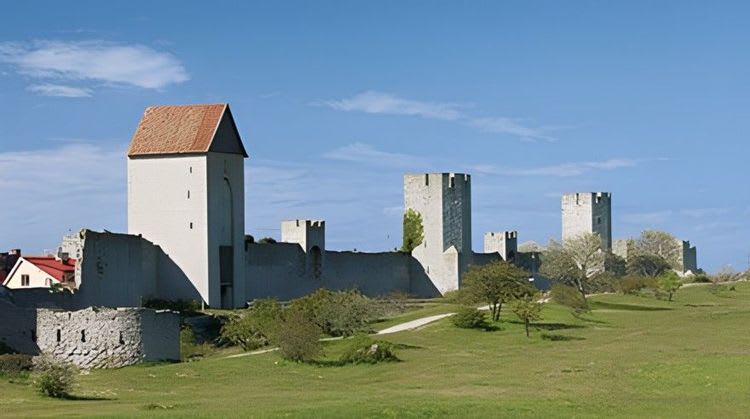 Highlights of Gotland by Bus & Train
