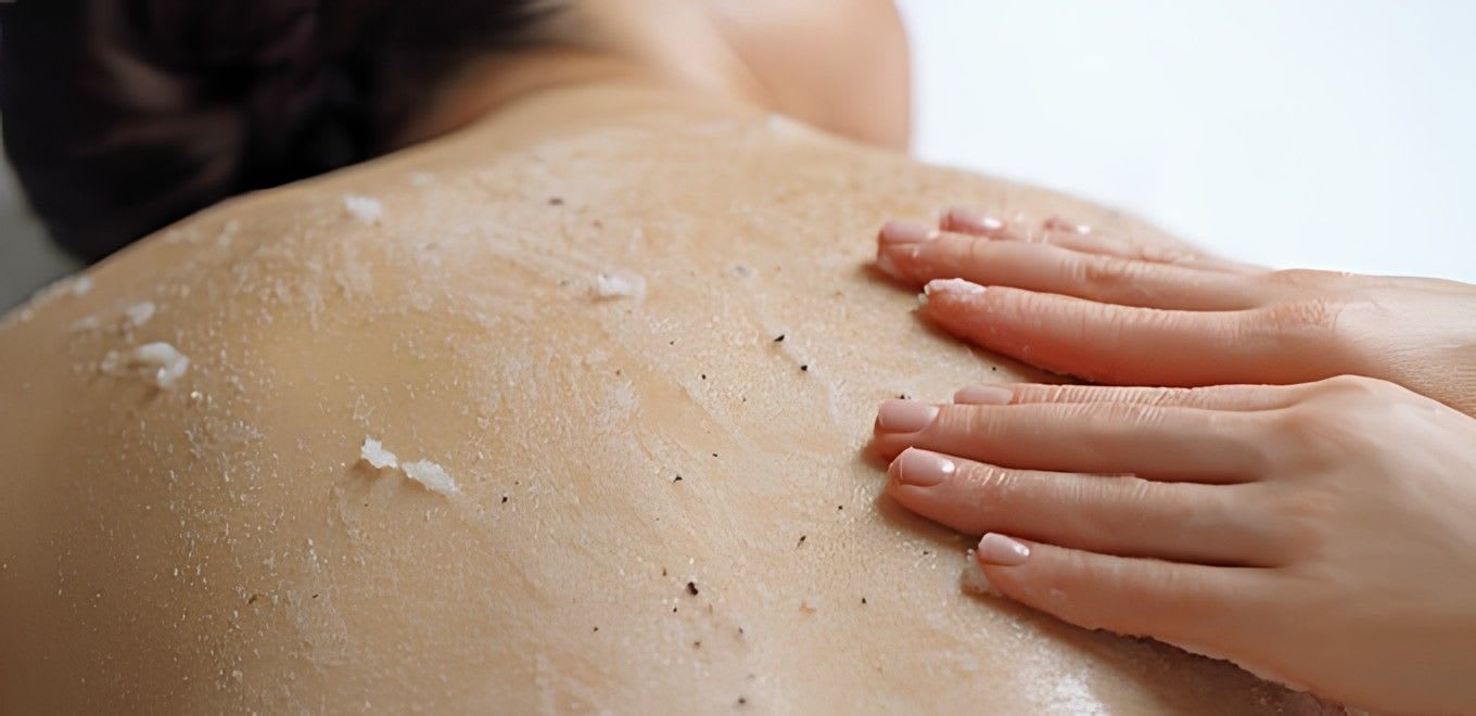 Intensely Cleansing Salt Scrub - 75 minutes