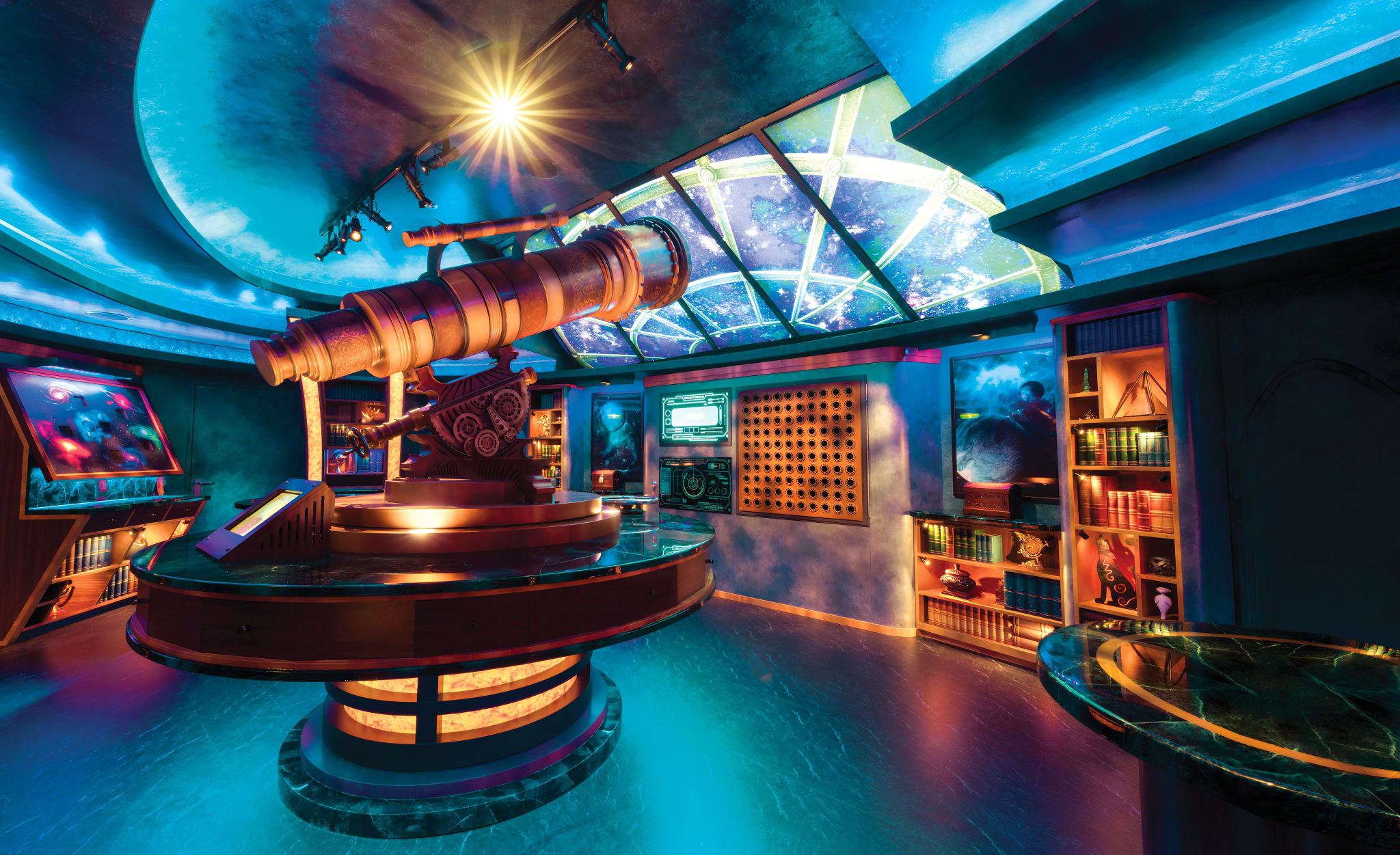Royal Escape Room: Mission Control Room: Apollo 18