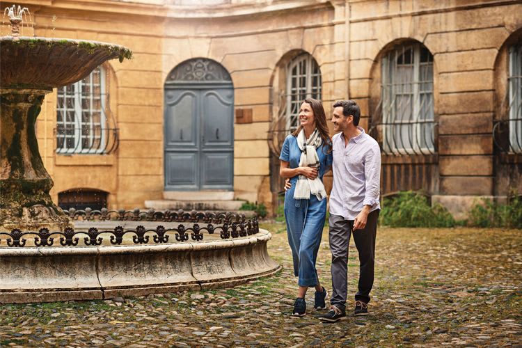 Aix-En-Provence & Lourmarin On Your Own