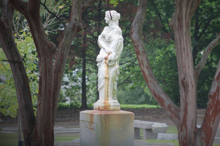 Elmwood Cemetery with Willy Bearden