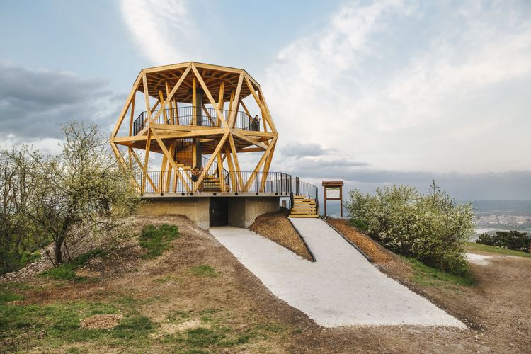 Hike to Budapest Viewpoint
