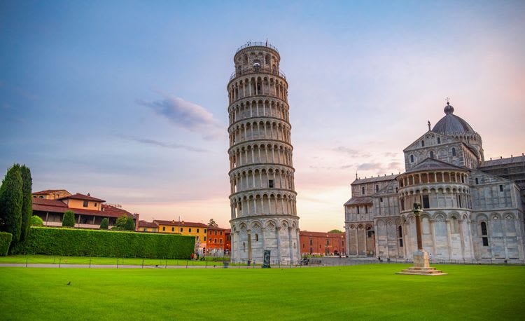 Easy Leaning Tower Of Pisa By Trolley