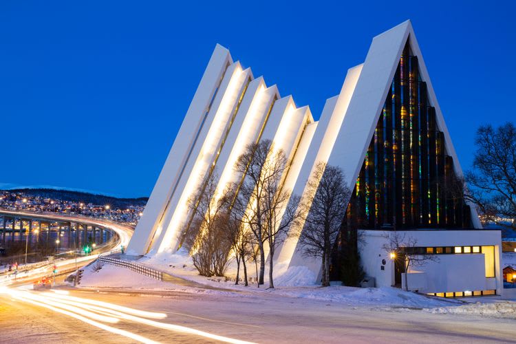 Easy Tromso: Polaria Arctic Center & Cathedral