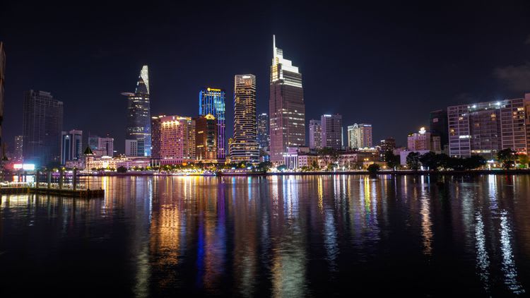 Buenas tardes, Saigon