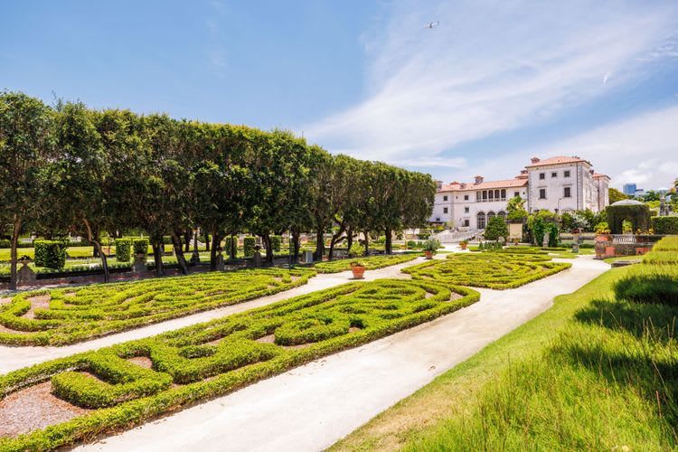 Miami icónico: Vizcaya Gardens y crucero Bayside (traslado al aeropuerto FLL)