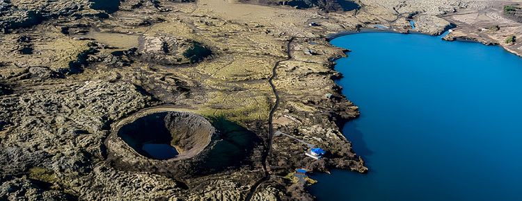 Countless Craters - A Helicopter Tour